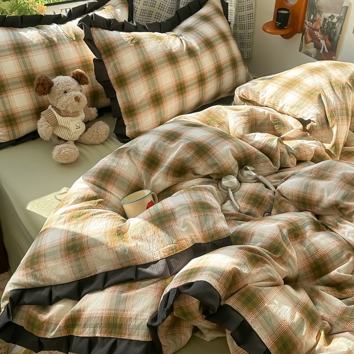 91家纺网 家纺一手货源 找家纺 韩巢家纺 2025新款双层纱经典复古风格子被套四件套直播热销款学生宿舍寝室床单三件套 葵野格纹【黑皱皱花边款】