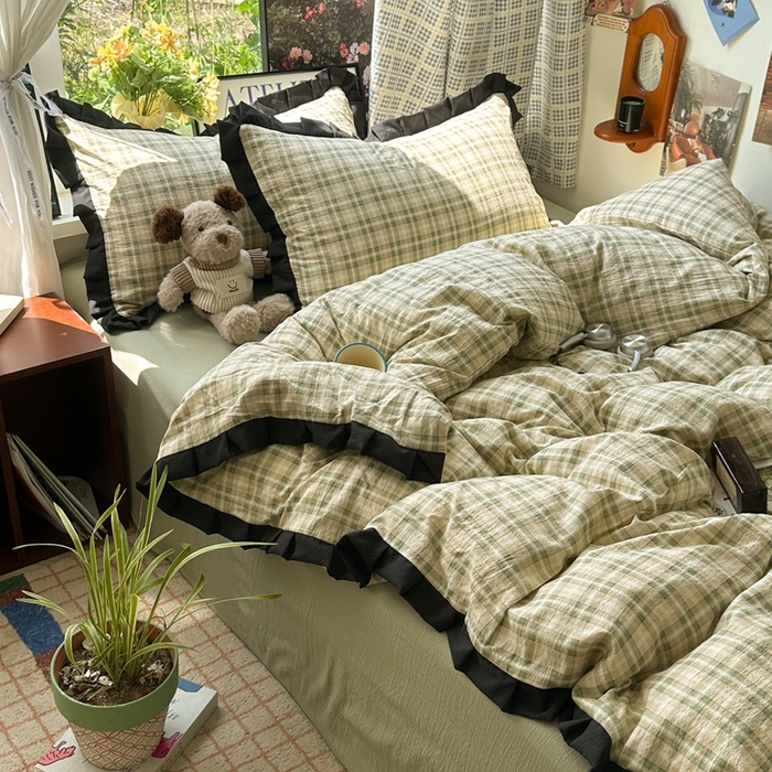 91家纺网 家纺一手货源 找家纺 韩巢家纺 2025新款双层纱经典复古风格子被套四件套直播热销款学生宿舍寝室床单三件套 松野格纹【黑皱皱花边款】