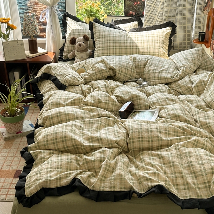 91家纺网 家纺一手货源 找家纺 韩巢家纺 2025新款双层纱经典复古风格子被套四件套直播热销款学生宿舍寝室床单三件套 松野格纹【黑皱皱花边款】