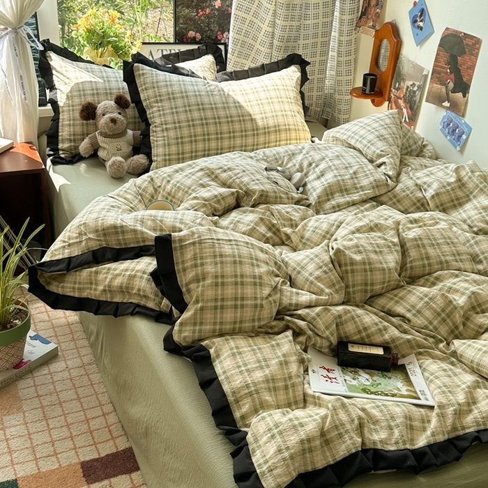 91家纺网 家纺一手货源 找家纺 韩巢家纺 2025新款双层纱经典复古风格子被套四件套直播热销款学生宿舍寝室床单三件套 松野格纹【黑皱皱花边款】