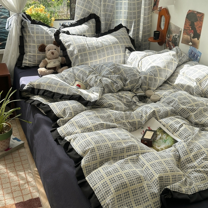 91家纺网 家纺一手货源 找家纺 韩巢家纺 2025新款双层纱经典复古风格子被套四件套直播热销款学生宿舍寝室床单三件套 银河格纹【黑皱皱花边款】