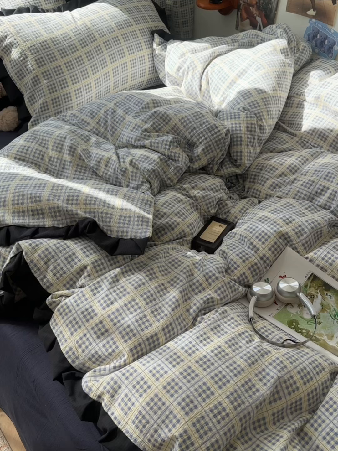 91家纺网 家纺一手货源 找家纺 韩巢家纺 2025新款双层纱经典复古风格子被套四件套直播热销款学生宿舍寝室床单三件套 银河格纹【黑皱皱花边款】