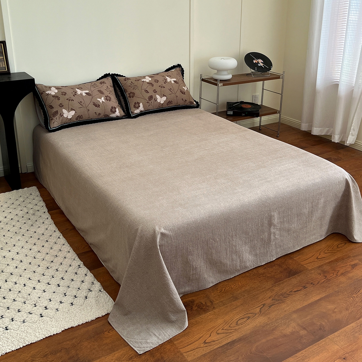 91家纺网 家纺一手货源 找家纺 （总）富米莱（原臻工厂） 2025秋冬新品加厚高克重原麻复古风亚麻高端全棉黑色花边床盖床单四件套