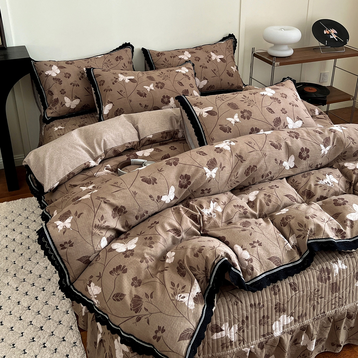 91家纺网 家纺一手货源 找家纺 （总）富米莱（原臻工厂） 2025秋冬新品加厚高克重原麻复古风亚麻高端全棉黑色花边床盖床单四件套