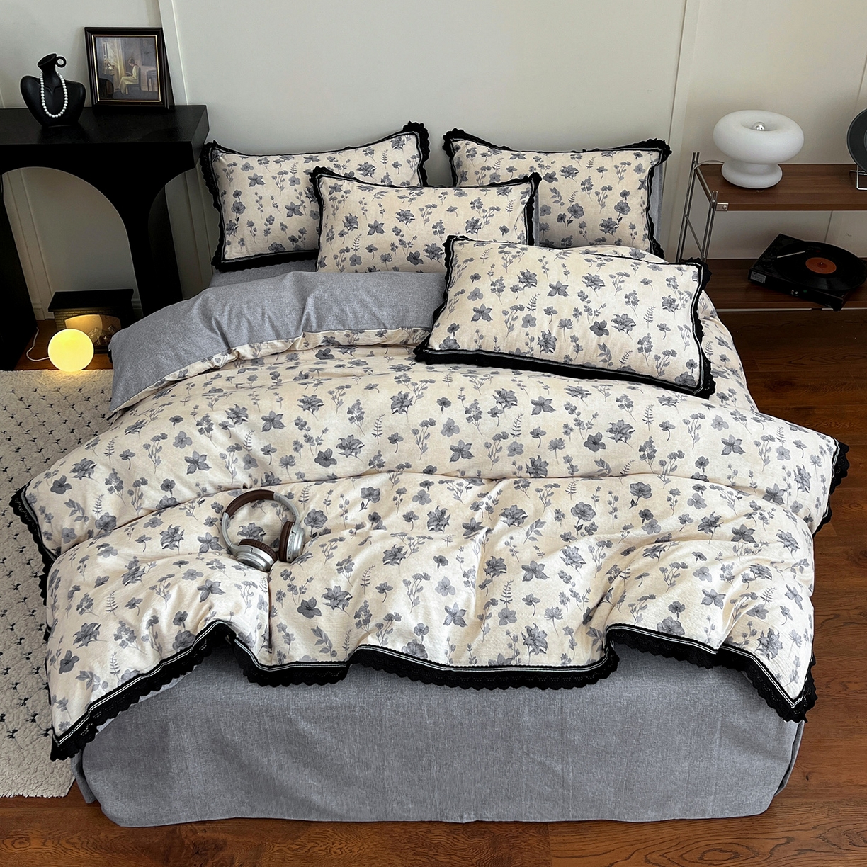 91家纺网 家纺一手货源 找家纺 富米莱（原臻工厂） 2025秋冬新品加厚高克重原麻复古风亚麻高端全棉黑色花边床盖床单四件套 复古黑花边一兰亭序