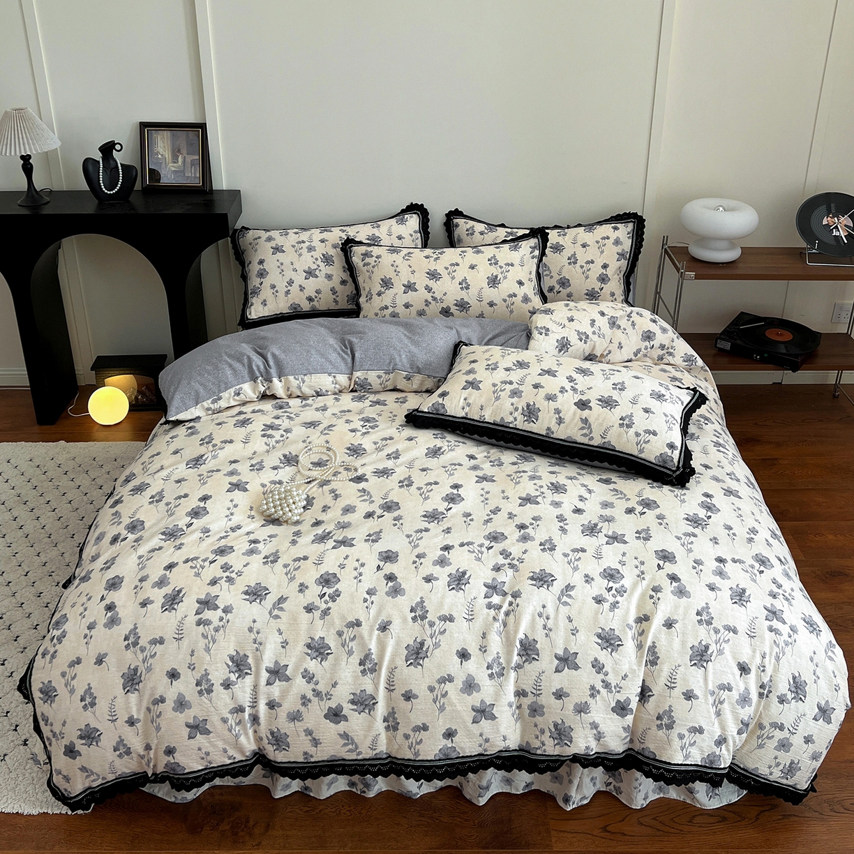 91家纺网 家纺一手货源 找家纺 富米莱（原臻工厂） 2025秋冬新品加厚高克重原麻复古风亚麻高端全棉黑色花边床盖床单四件套 复古黑花边一兰亭序