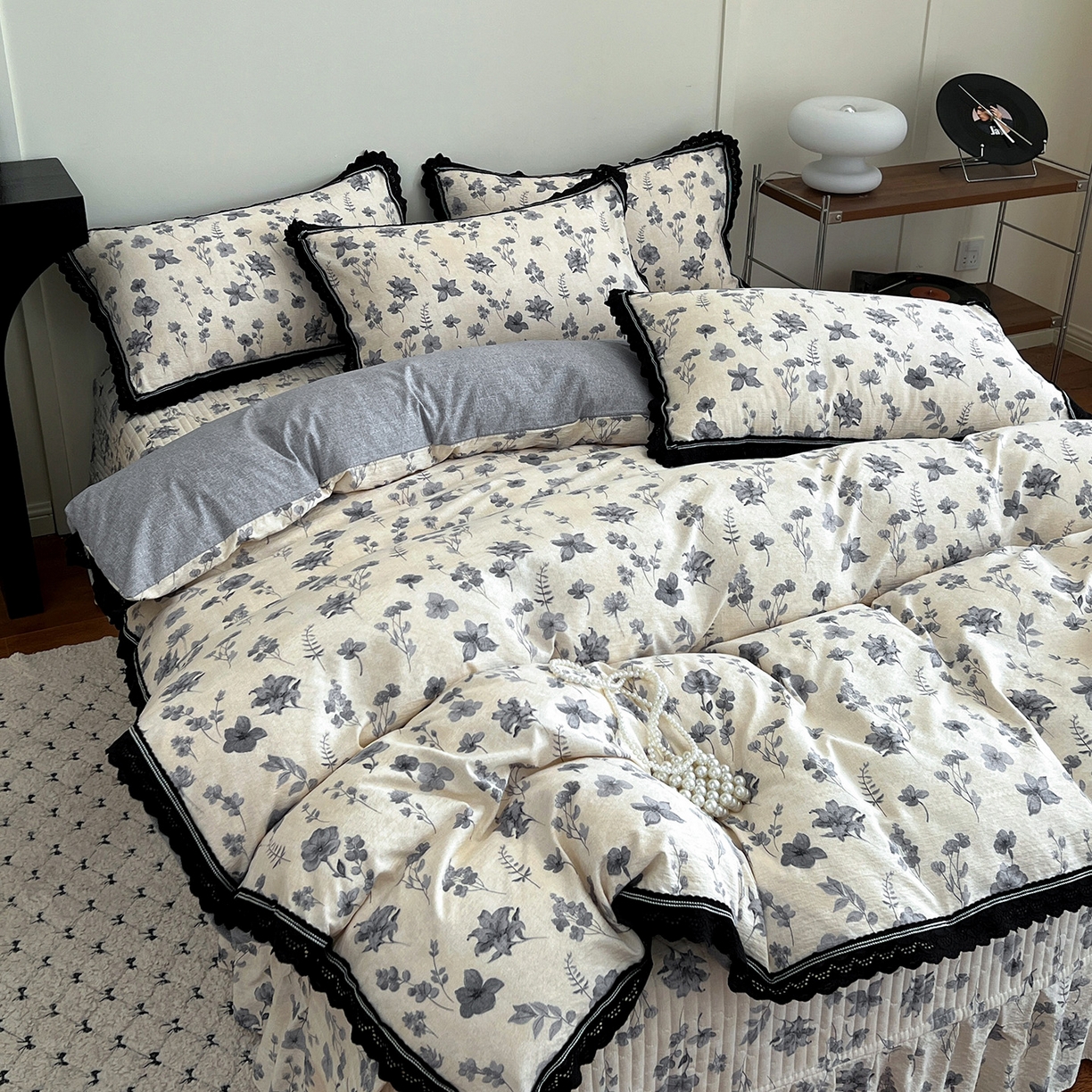 91家纺网 家纺一手货源 找家纺 富米莱（原臻工厂） 2025秋冬新品加厚高克重原麻复古风亚麻高端全棉黑色花边床盖床单四件套 复古黑花边一兰亭序