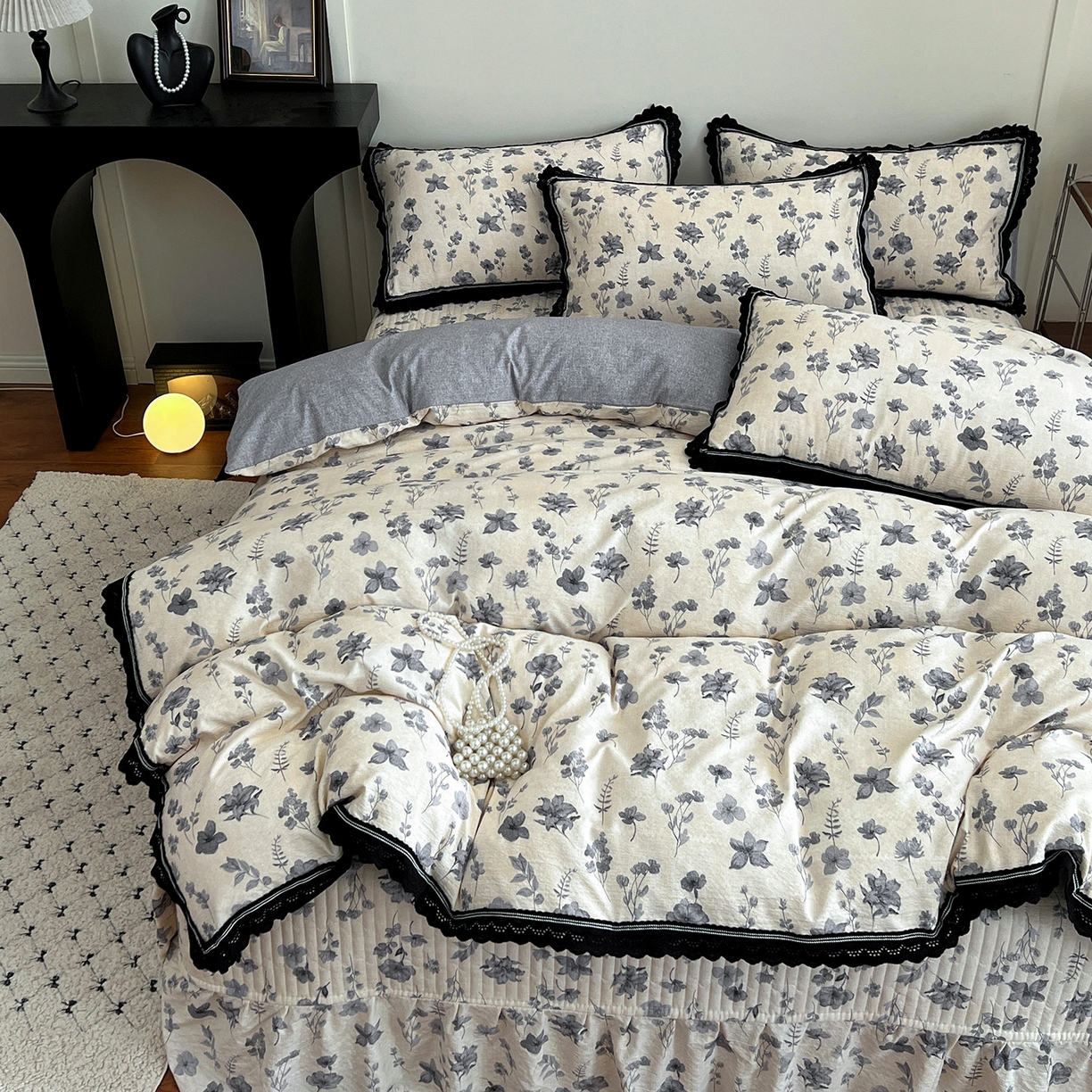 91家纺网 家纺一手货源 找家纺 富米莱（原臻工厂） 2025秋冬新品加厚高克重原麻复古风亚麻高端全棉黑色花边床盖床单四件套 复古黑花边一兰亭序