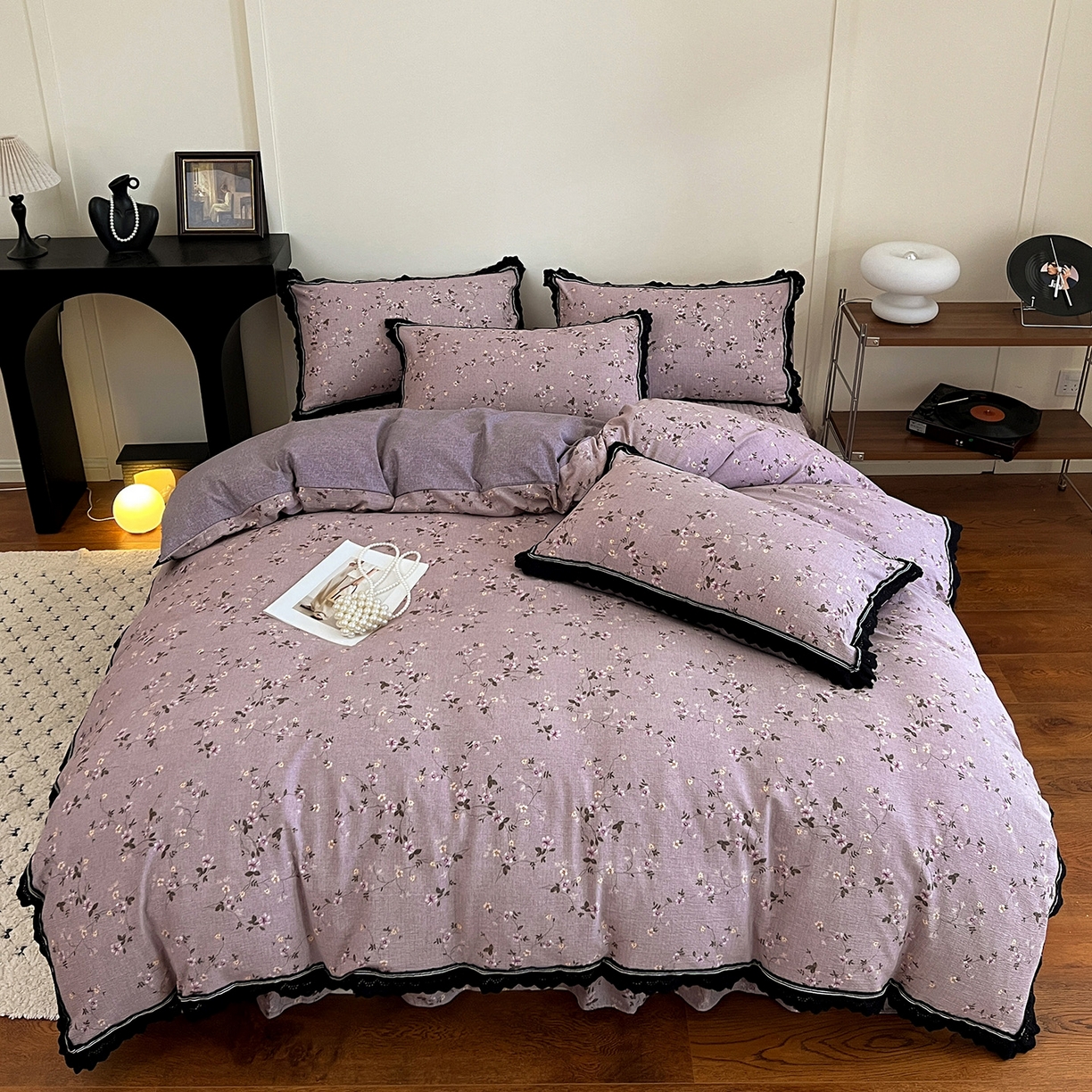 91家纺网 家纺一手货源 找家纺 富米莱（原臻工厂） 2025秋冬新品加厚高克重原麻复古风亚麻高端全棉黑色花边床盖床单四件套 复古黑花边一秋色宜人