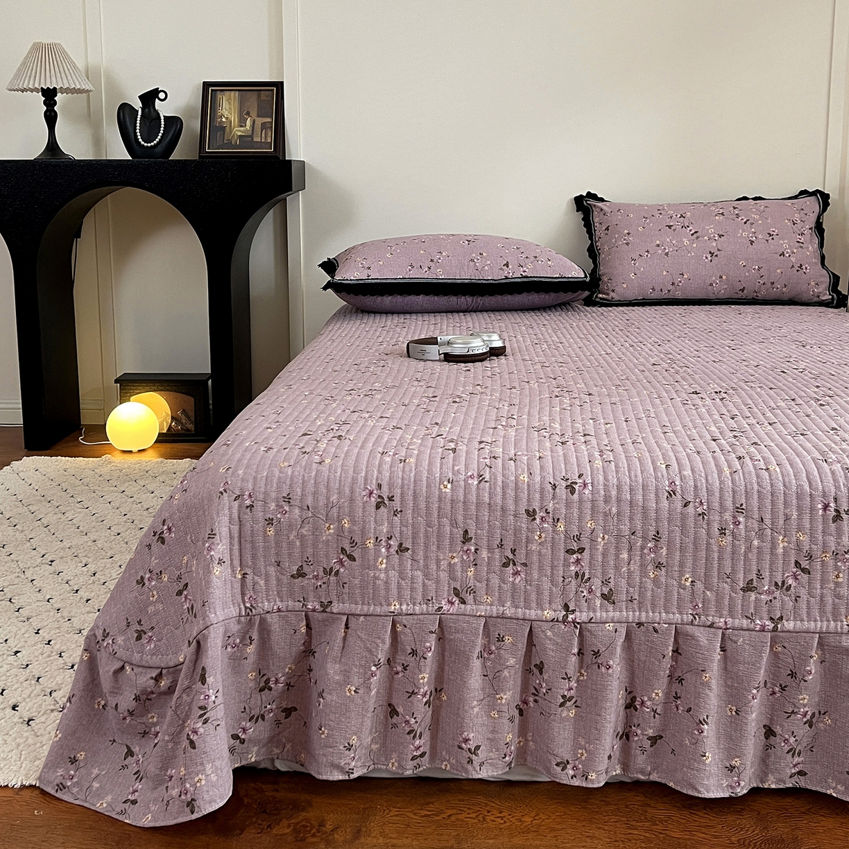 91家纺网 家纺一手货源 找家纺 富米莱（原臻工厂） 2025秋冬新品加厚高克重原麻复古风亚麻高端全棉黑色花边床盖床单四件套 复古黑花边一秋色宜人