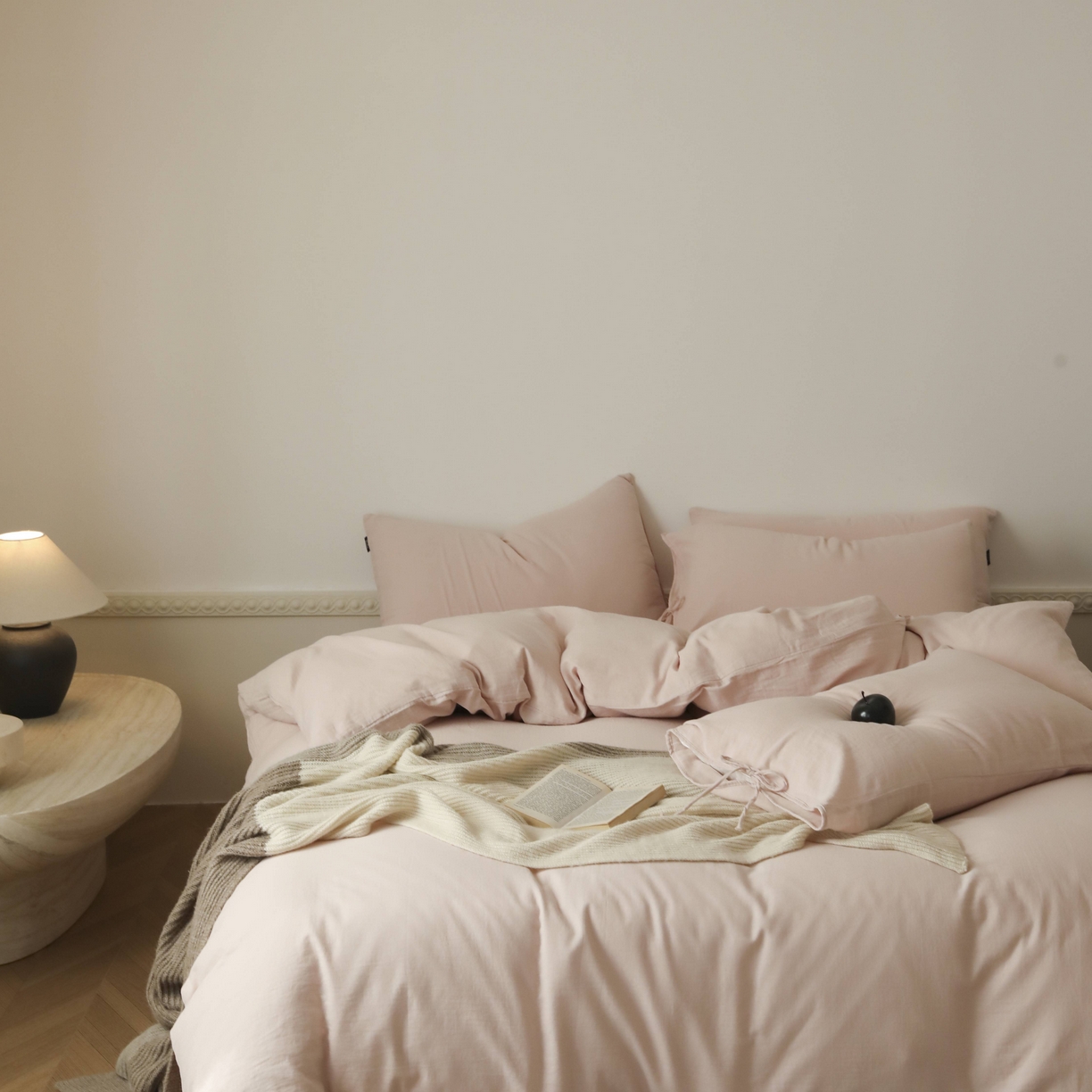 91家纺网 家纺一手货源 找家纺 玉宇阁家居 2025新款双层纱皱皱纱全棉纯棉四件套 全棉双层纱皱皱纱-珐琅