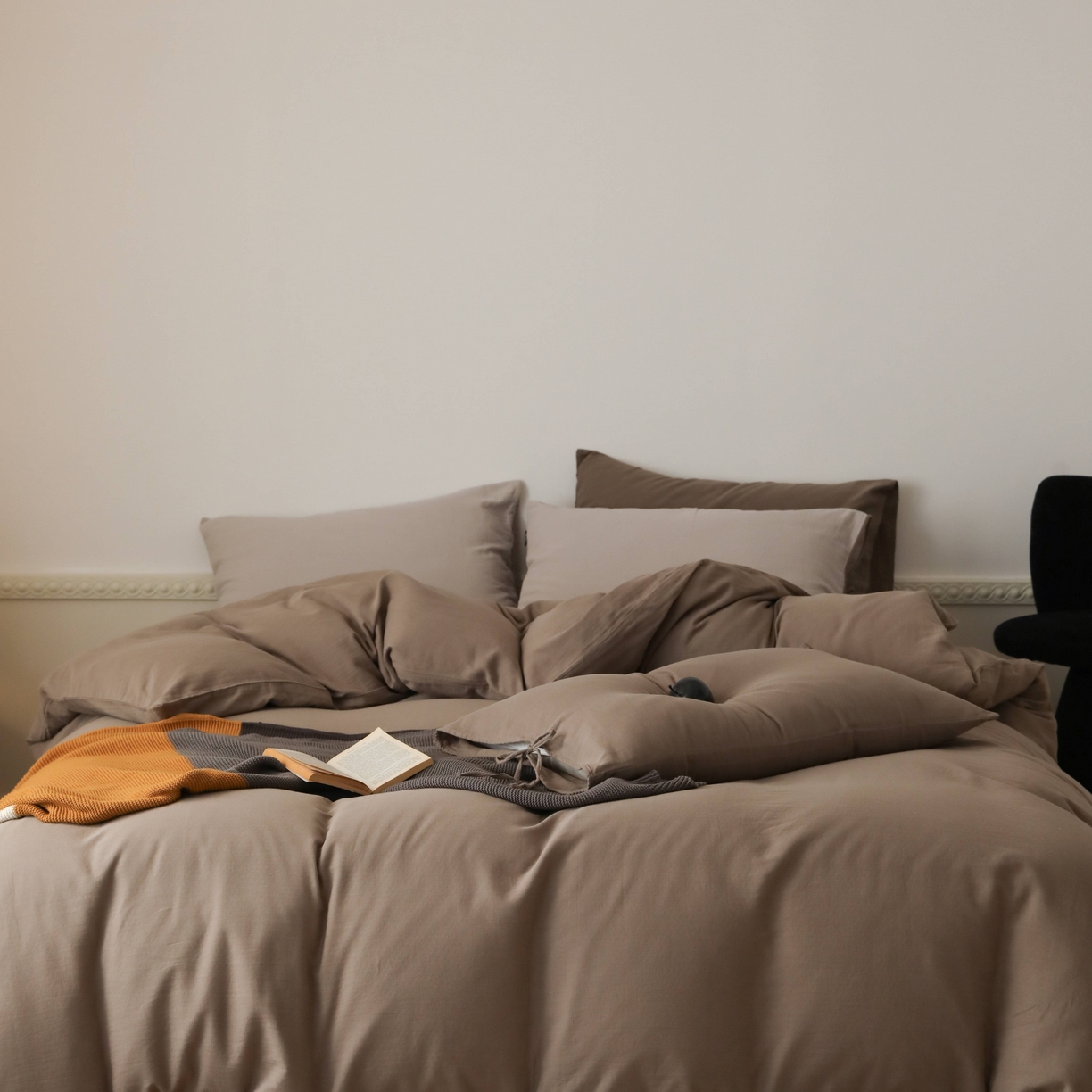 91家纺网 家纺一手货源 找家纺 玉宇阁家居 2025新款双层纱皱皱纱全棉纯棉四件套 全棉双层纱皱皱纱-灰雾咖棕