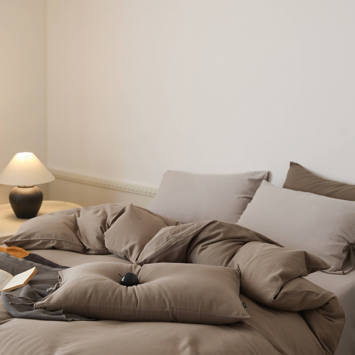 91家纺网 家纺一手货源 找家纺 玉宇阁家居 2025新款双层纱皱皱纱全棉纯棉四件套 全棉双层纱皱皱纱-灰雾咖棕