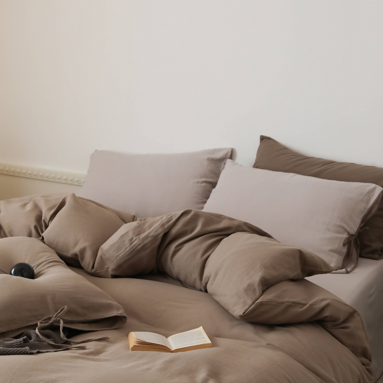 91家纺网 家纺一手货源 找家纺 玉宇阁家居 2025新款双层纱皱皱纱全棉纯棉四件套 全棉双层纱皱皱纱-灰雾咖棕