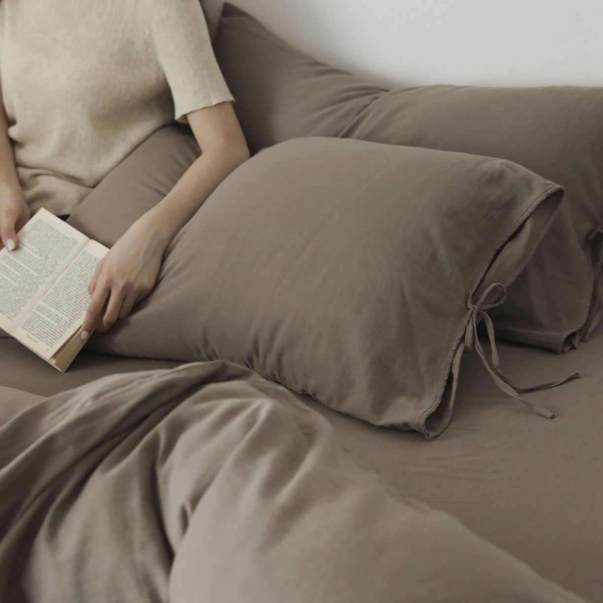 91家纺网 家纺一手货源 找家纺 玉宇阁家居 2025新款双层纱皱皱纱全棉纯棉四件套 全棉双层纱皱皱纱-可可