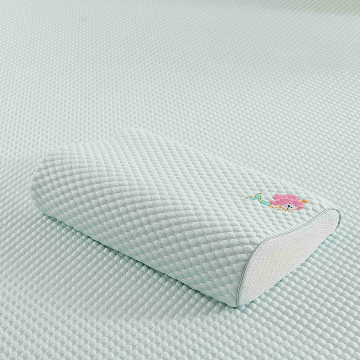 91家纺网 家纺一手货源 找家纺 （总）四川牛皮席 2025春夏新款凉豆豆绣花乳胶枕 枕头枕芯