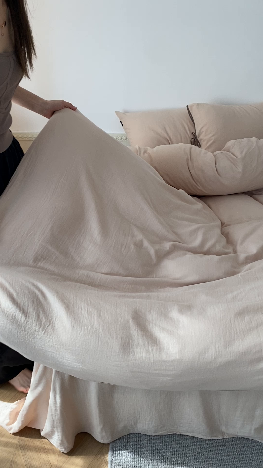 91家纺网 家纺一手货源 找家纺 玉宇阁家居 2025新款双层纱皱皱纱全棉纯棉四件套 全棉双层纱皱皱纱-暖茶