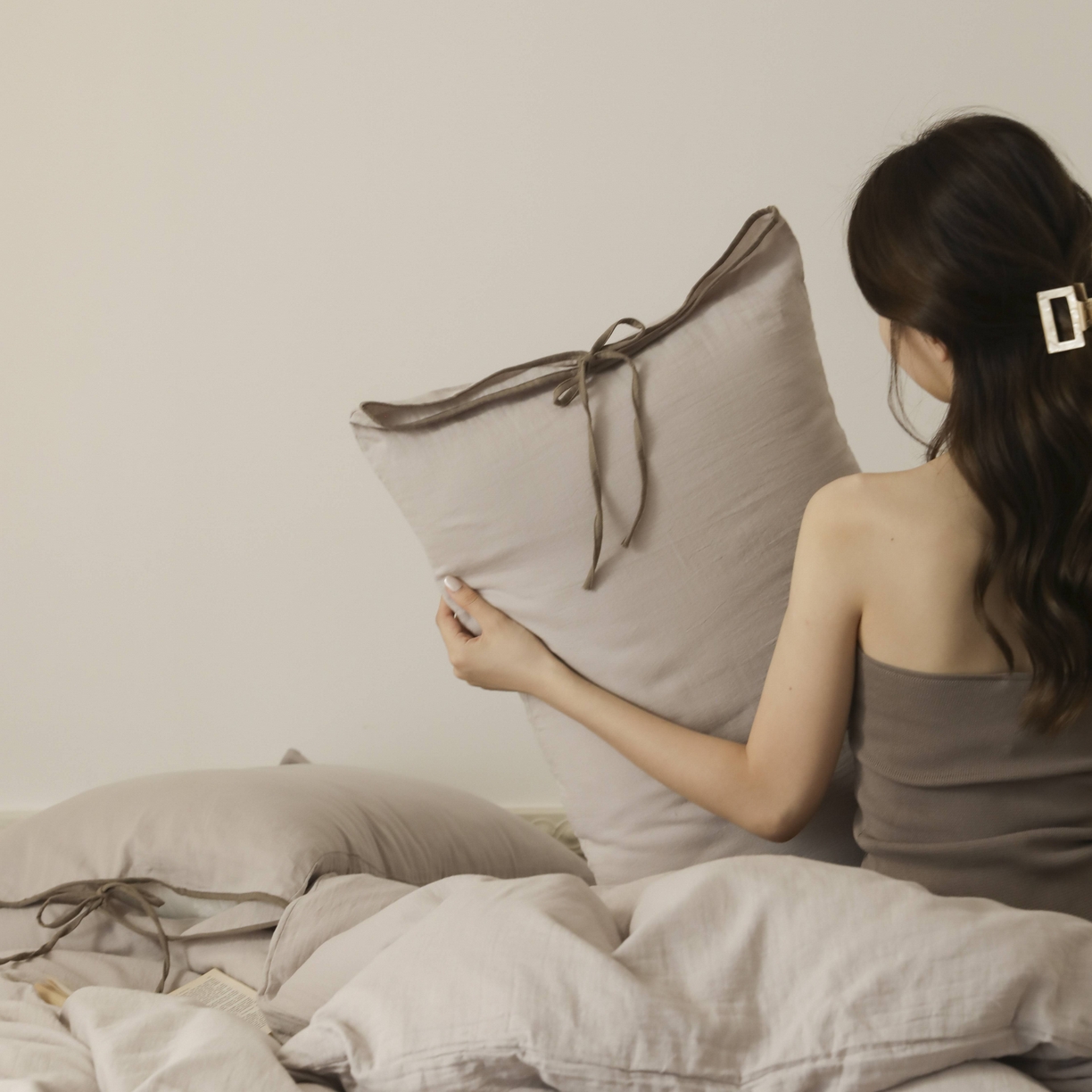 91家纺网 家纺一手货源 找家纺 玉宇阁家居 2025新款双层纱皱皱纱全棉纯棉四件套 全棉双层纱皱皱纱-浅秋