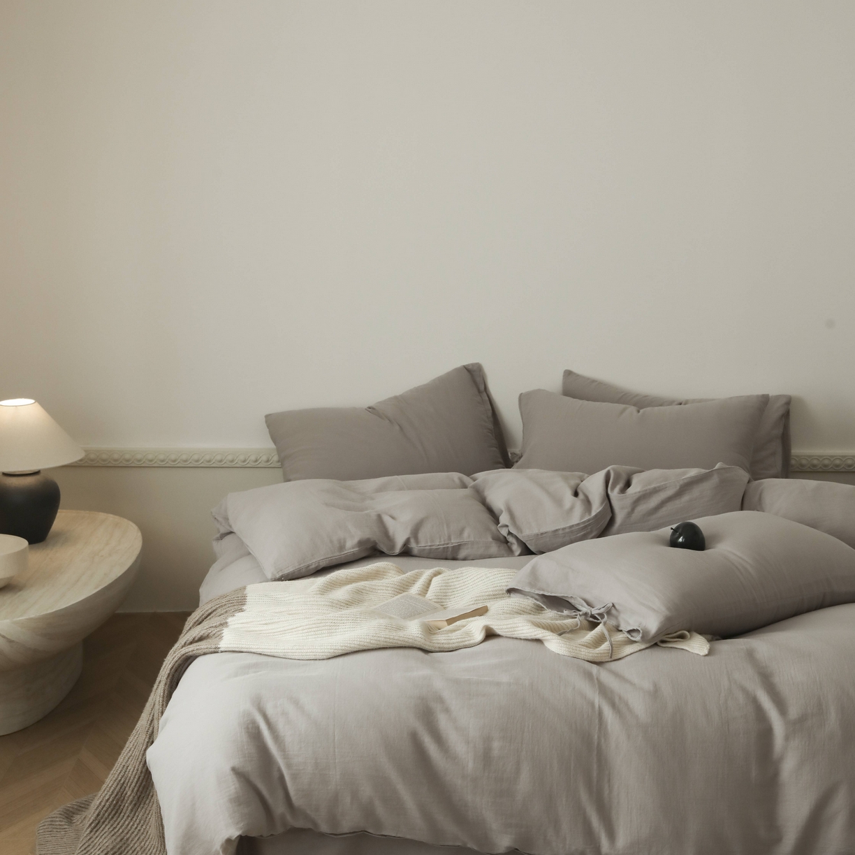 91家纺网 家纺一手货源 找家纺 玉宇阁家居 2025新款双层纱皱皱纱全棉纯棉四件套 全棉双层纱皱皱纱-云灰