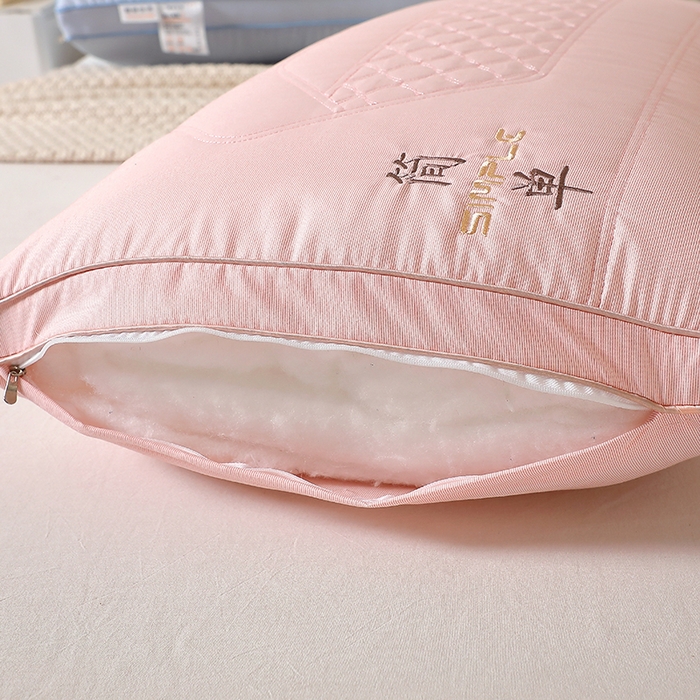 91家纺网 家纺一手货源 找家纺 大熊枕芯 2025新款新品简单生活舒适中低枕头枕芯 简单生活舒适枕-粉色 48*74cm中枕一只