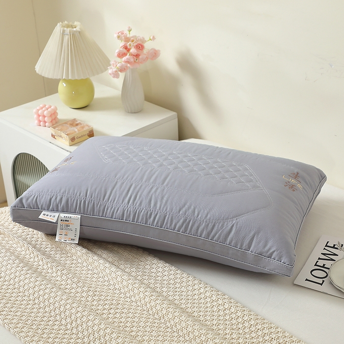 91家纺网 家纺一手货源 找家纺 大熊枕芯 2025新款新品简单生活舒适中低枕头枕芯 简单生活舒适枕-灰色 48*74cm低枕一只