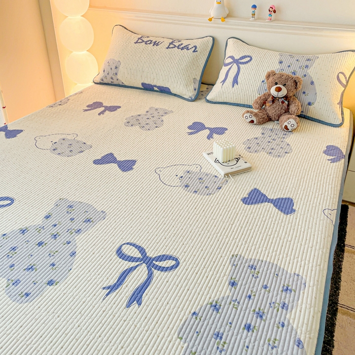 91家纺网 家纺一手货源 找家纺 富馨莱 2025新款纯棉夹棉单件床笠 蝴蝶结小熊