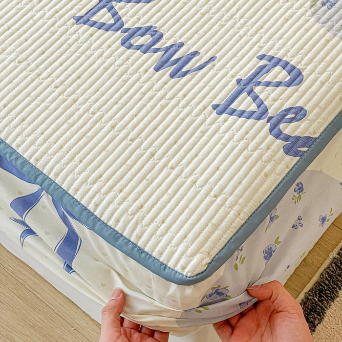 91家纺网 家纺一手货源 找家纺 富馨莱 2025新款纯棉夹棉单件床笠 蝴蝶结小熊