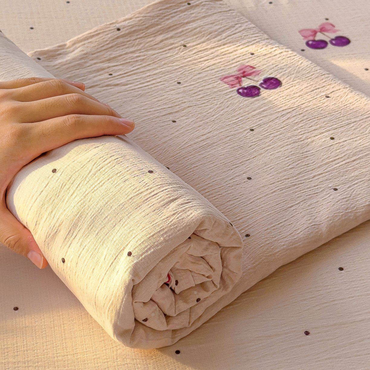 91家纺网 家纺一手货源 找家纺 颜选 2025新款A类双层纱单品床单床单单件床单三件套 樱桃