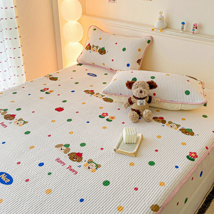 91家纺网 家纺一手货源 找家纺 富馨莱 2025新款纯棉夹棉单件床笠 三只小狗