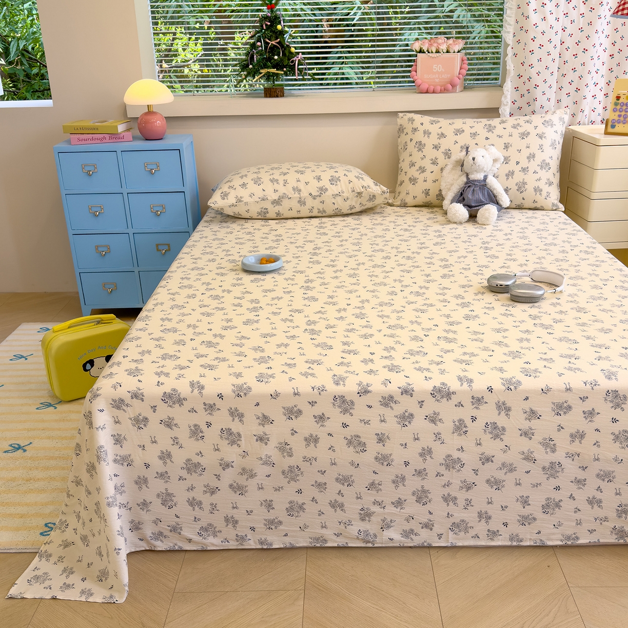 91家纺网 家纺一手货源 找家纺 颜选 2025新款A类双层纱单品床单床单单件床单三件套 素笺花语