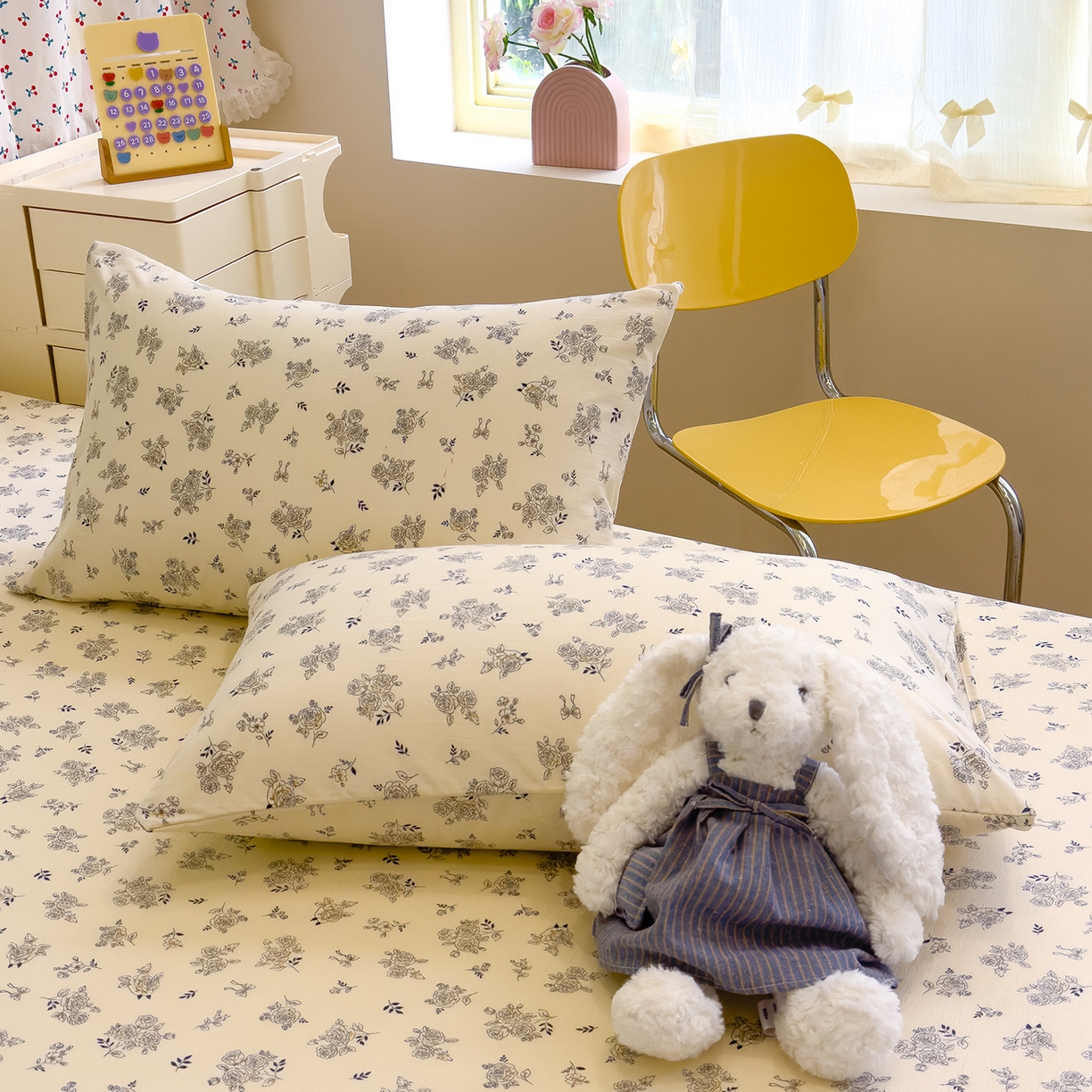 91家纺网 家纺一手货源 找家纺 颜选 2025新款A类双层纱单品床单床单单件床单三件套 素笺花语