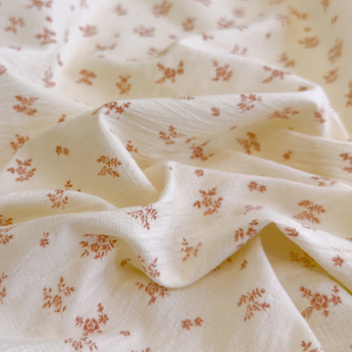 91家纺网 家纺一手货源 找家纺 颜选 2025新款A类双层纱单品床单床单单件床单三件套 蔷薇花开