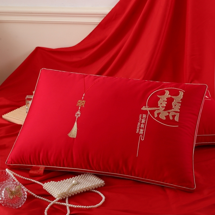 91家纺网 家纺一手货源 找家纺 四川牛皮席 2025新款全棉纯棉婚庆刺绣热熔棉枕芯 枕头枕芯 吾家有喜 48x74cm/只