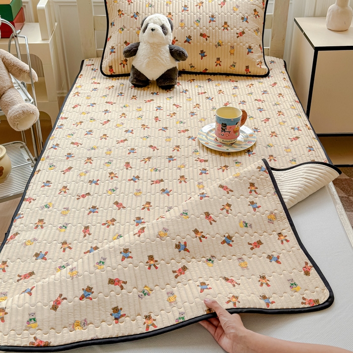 91家纺网 家纺一手货源 找家纺 金丝鸟家纺 2025新款全棉软床垫床褥床盖 开心派对