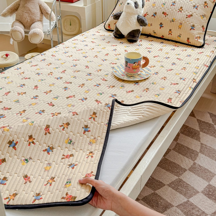 91家纺网 家纺一手货源 找家纺 金丝鸟家纺 2025新款全棉软床垫床褥床盖 开心派对