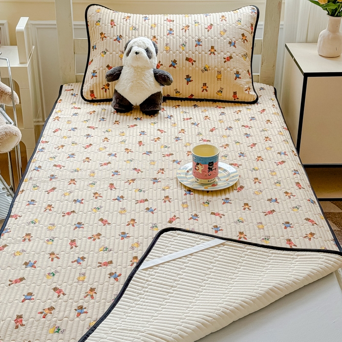 91家纺网 家纺一手货源 找家纺 金丝鸟家纺 2025新款全棉软床垫床褥床盖 开心派对