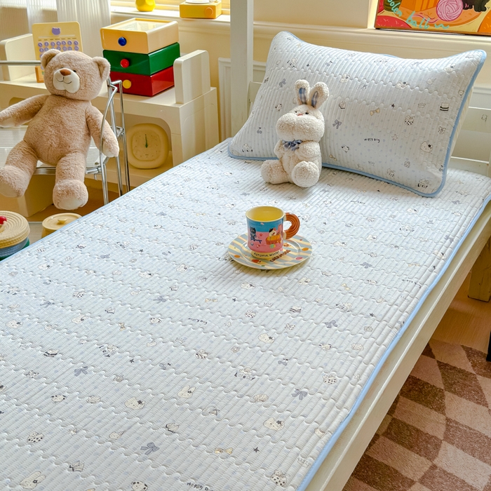 91家纺网 家纺一手货源 找家纺 金丝鸟家纺 2025新款全棉软床垫床褥床盖 路灯影院