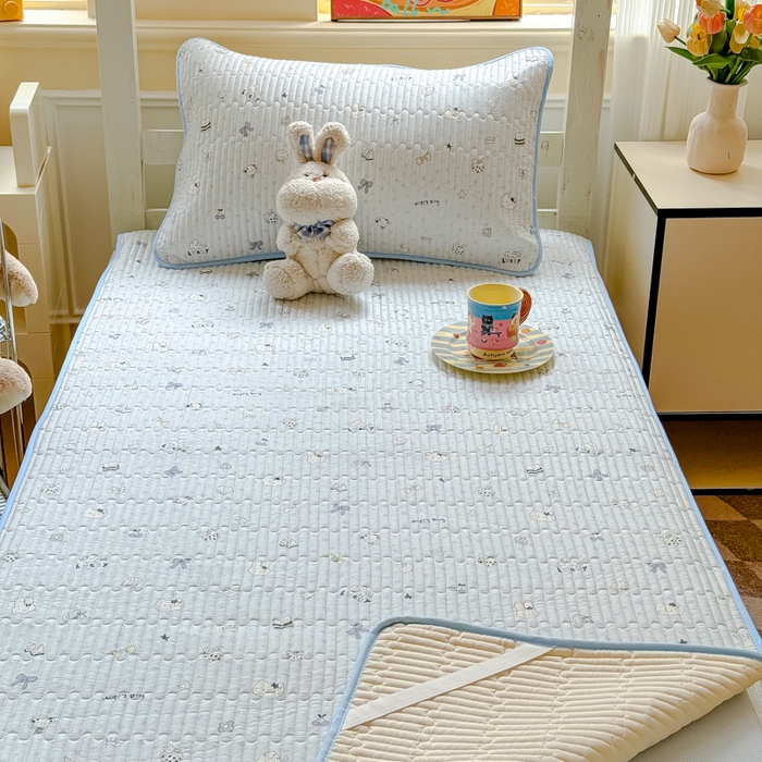 91家纺网 家纺一手货源 找家纺 金丝鸟家纺 2025新款全棉软床垫床褥床盖 路灯影院