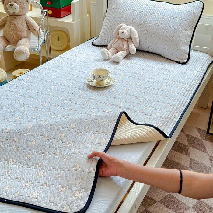 91家纺网 家纺一手货源 找家纺 金丝鸟家纺 2025新款全棉软床垫床褥床盖 浅夏雏菊 灰