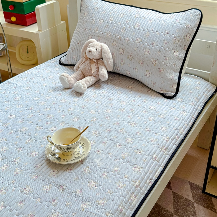 91家纺网 家纺一手货源 找家纺 金丝鸟家纺 2025新款全棉软床垫床褥床盖 浅夏雏菊 灰