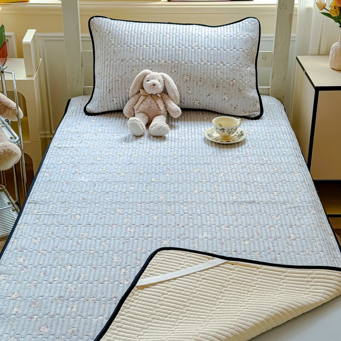 91家纺网 家纺一手货源 找家纺 金丝鸟家纺 2025新款全棉软床垫床褥床盖 浅夏雏菊 灰