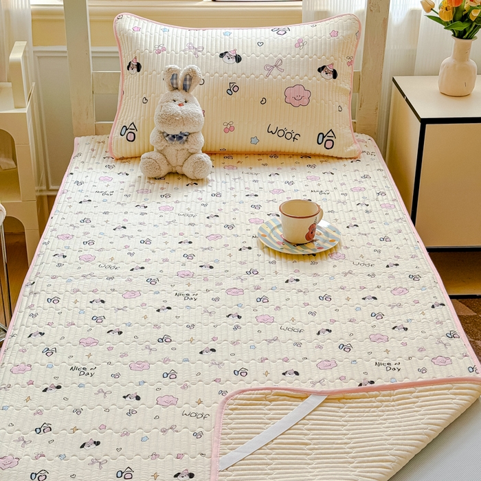 91家纺网 家纺一手货源 找家纺 金丝鸟家纺 2025新款全棉软床垫床褥床盖 甜汪云趣