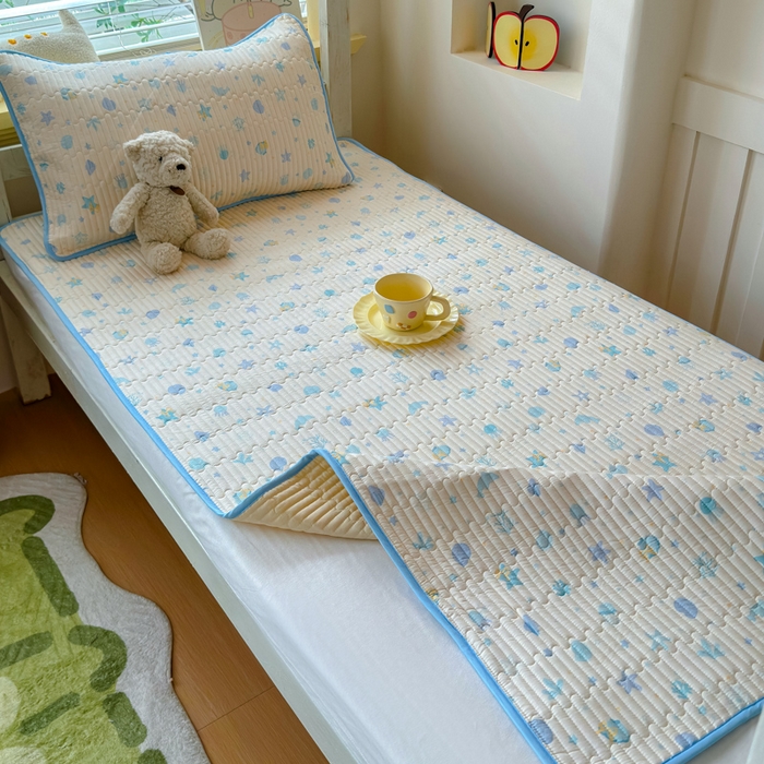 91家纺网 家纺一手货源 找家纺 金丝鸟家纺 2025新款全棉双层纱软床垫床褥床盖 海底世界 蓝