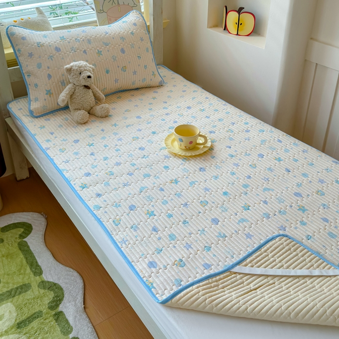 91家纺网 家纺一手货源 找家纺 金丝鸟家纺 2025新款全棉双层纱软床垫床褥床盖 海底世界 蓝