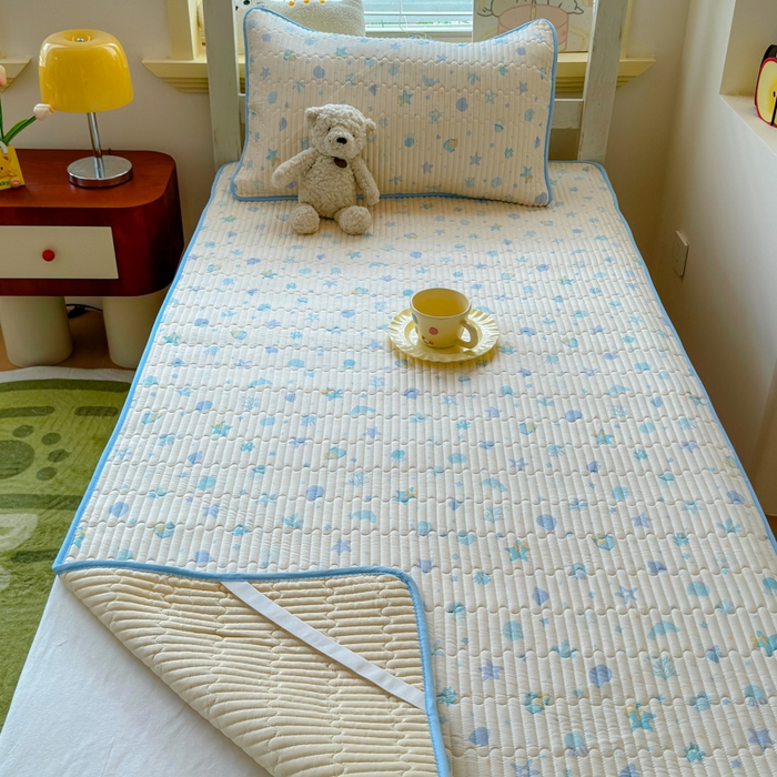 91家纺网 家纺一手货源 找家纺 金丝鸟家纺 2025新款全棉双层纱软床垫床褥床盖 海底世界 蓝