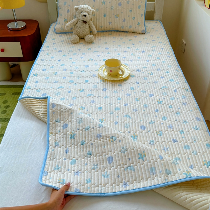 91家纺网 家纺一手货源 找家纺 金丝鸟家纺 2025新款全棉双层纱软床垫床褥床盖 海底世界 蓝