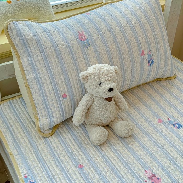 91家纺网 家纺一手货源 找家纺 金丝鸟家纺 2025新款全棉双层纱软床垫床褥床盖 蓝色小象