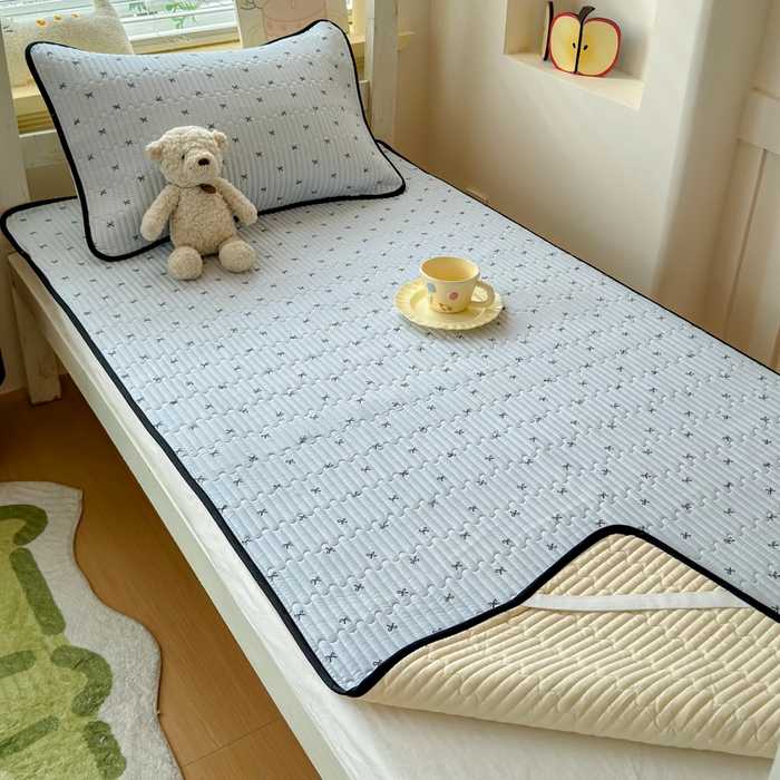 91家纺网 家纺一手货源 找家纺 金丝鸟家纺 2025新款全棉双层纱软床垫床褥床盖 米韵结香