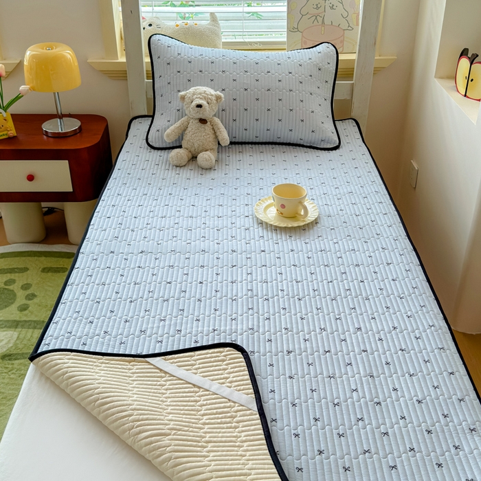 91家纺网 家纺一手货源 找家纺 金丝鸟家纺 2025新款全棉双层纱软床垫床褥床盖 米韵结香