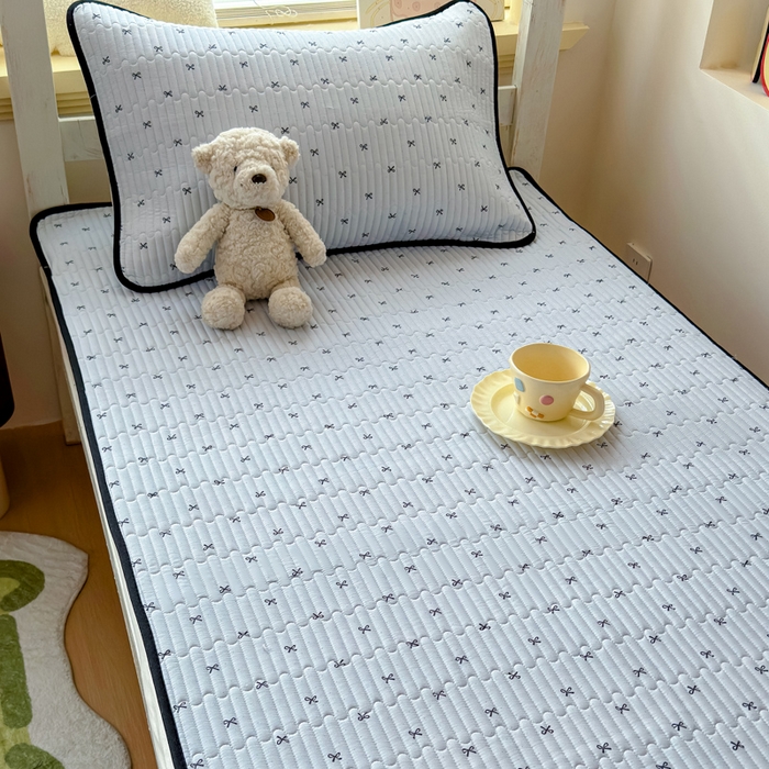 91家纺网 家纺一手货源 找家纺 金丝鸟家纺 2025新款全棉双层纱软床垫床褥床盖 米韵结香